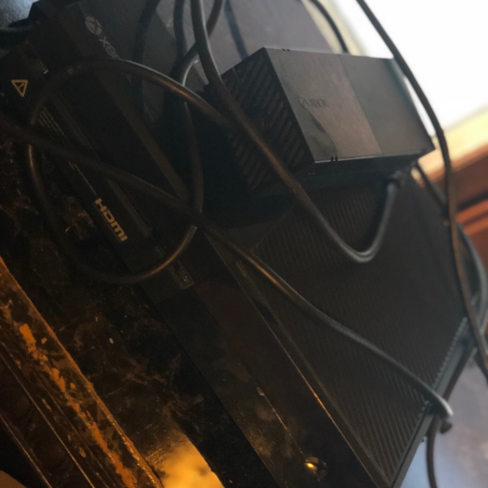 Xbox 1 with no controllers